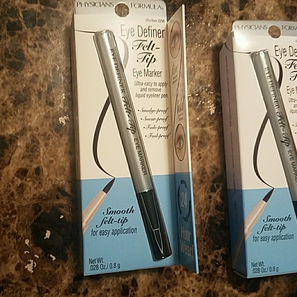 Felt tip black eye liner